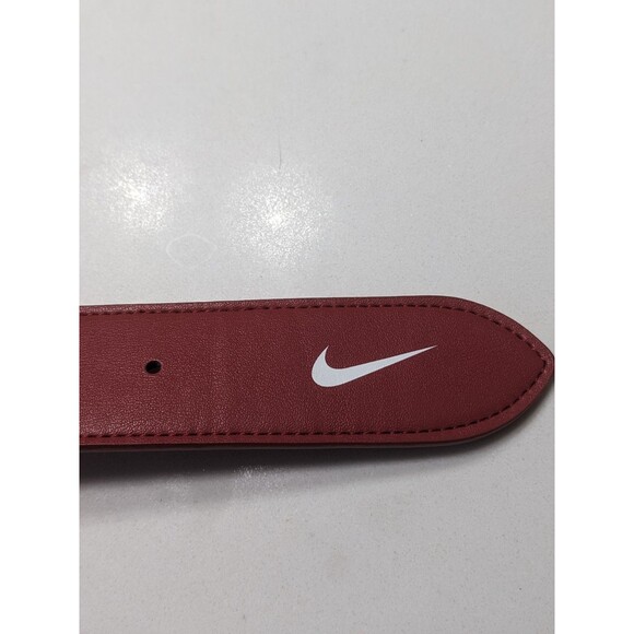 NIKE Youth Red Elastic Belt Sport Swoosh One Size Fits All Adjustable Baseball - Picture 3 of 8